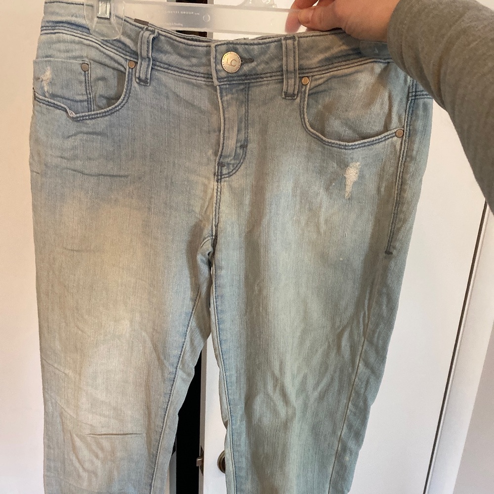 Light denim cropped jeans
